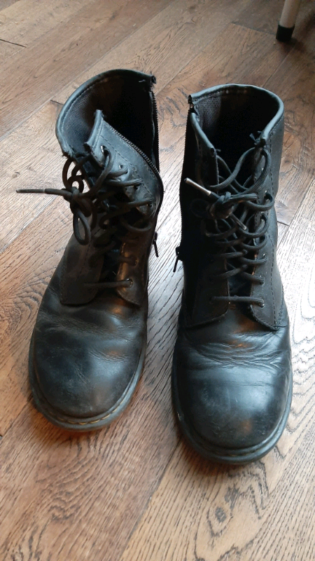 dr martens junior size 5